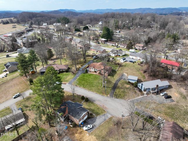 113 Fox Hall Circle, Bristol, TN 37620