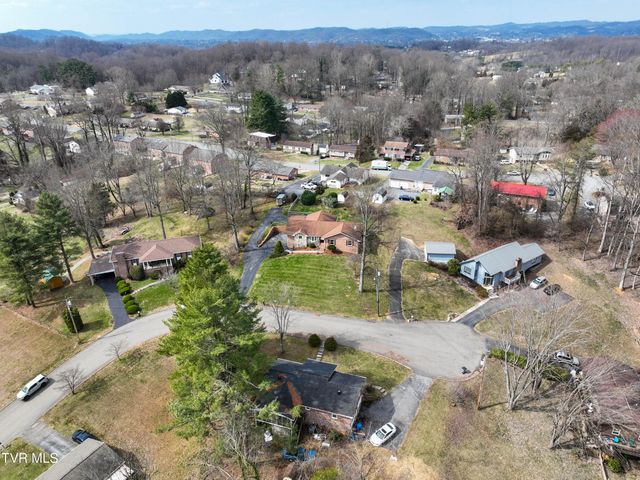 113 Fox Hall Circle, Bristol, TN 37620