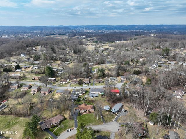 113 Fox Hall Circle, Bristol, TN 37620