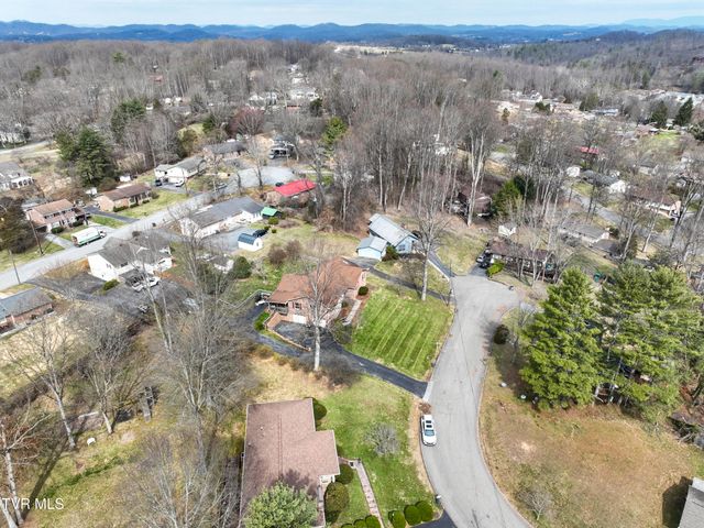 113 Fox Hall Circle, Bristol, TN 37620
