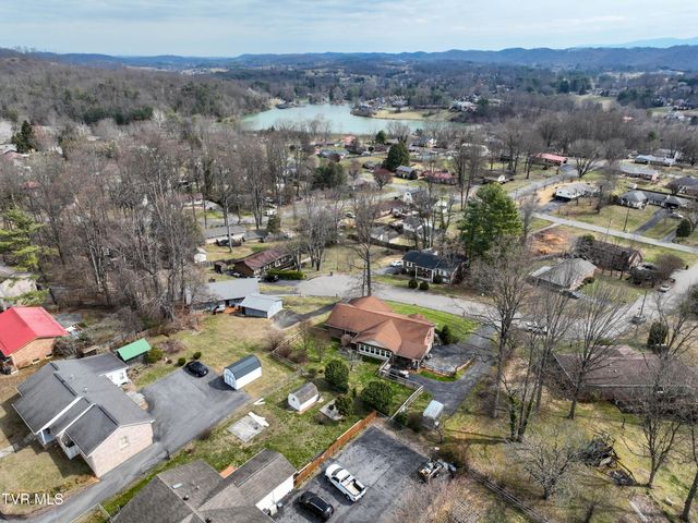 113 Fox Hall Circle, Bristol, TN 37620