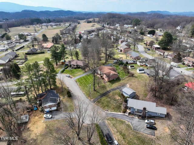 113 Fox Hall Circle, Bristol, TN 37620