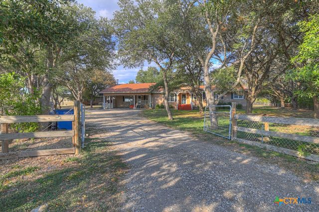 311 Weiss Road, New Braunfels, TX 78130