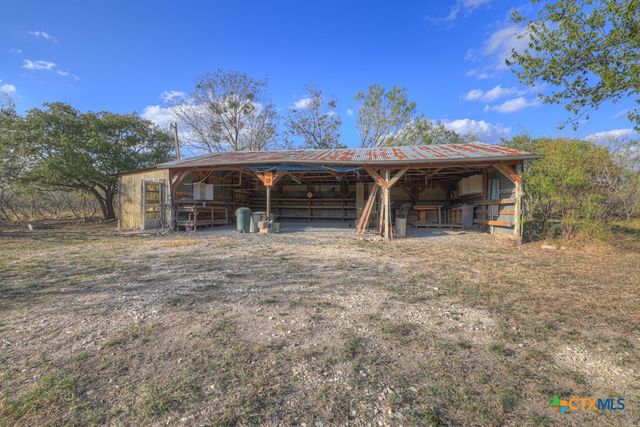 311 Weiss Road, New Braunfels, TX 78130