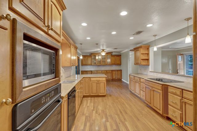 311 Weiss Road, New Braunfels, TX 78130