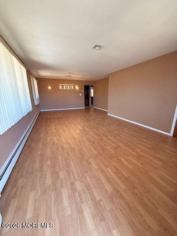 19 Tivoli Street, Toms River, NJ 08757