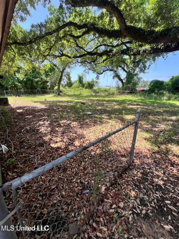 1103 Lewis Avenue, Gulfport, MS 39501