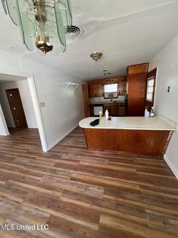 1103 Lewis Avenue, Gulfport, MS 39501