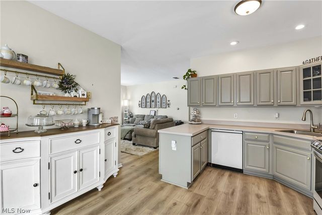 8577 Jonathan Drive, North Royalton, OH 44133