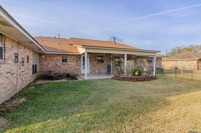 40049 Autumn Hill Ave, Prairieville, LA 70769