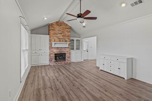 40049 Autumn Hill Ave, Prairieville, LA 70769