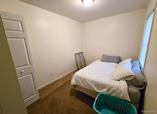 114 Waterly Avenue, Waterford, MI 48328