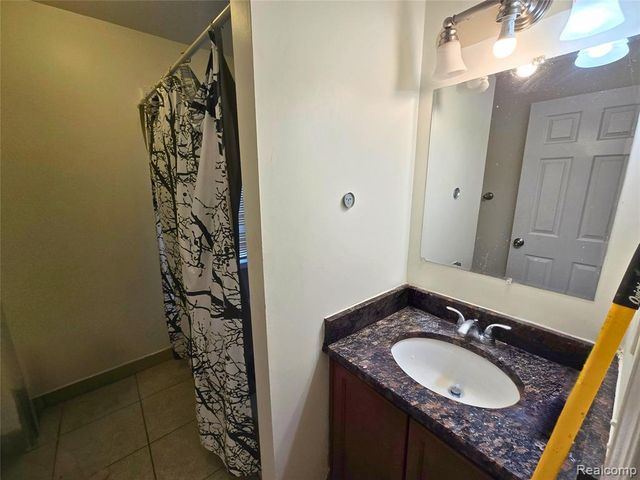 114 Waterly Avenue, Waterford, MI 48328