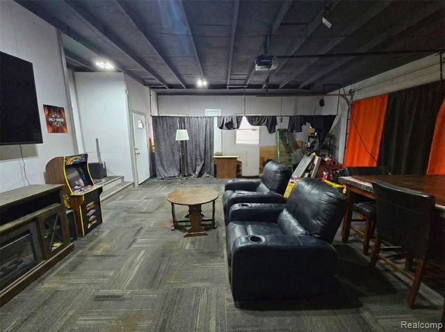 114 Waterly Avenue, Waterford, MI 48328