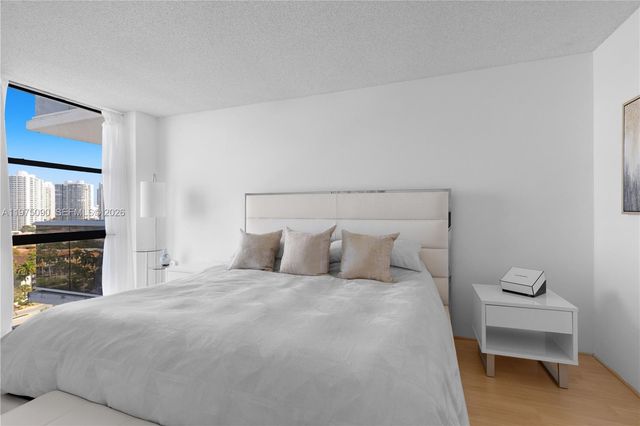 3625 N Country Club Dr 1401, Aventura, FL 33180