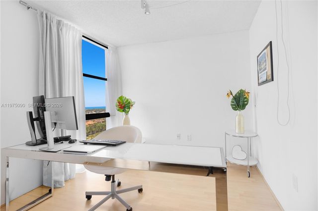 3625 N Country Club Dr 1401, Aventura, FL 33180