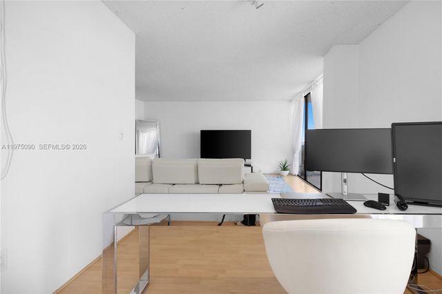 3625 N Country Club Dr 1401, Aventura, FL 33180