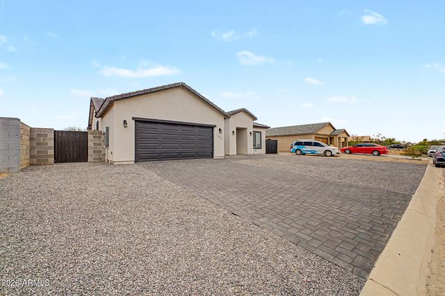 14895 S PADRES Road, Arizona City, AZ 85123