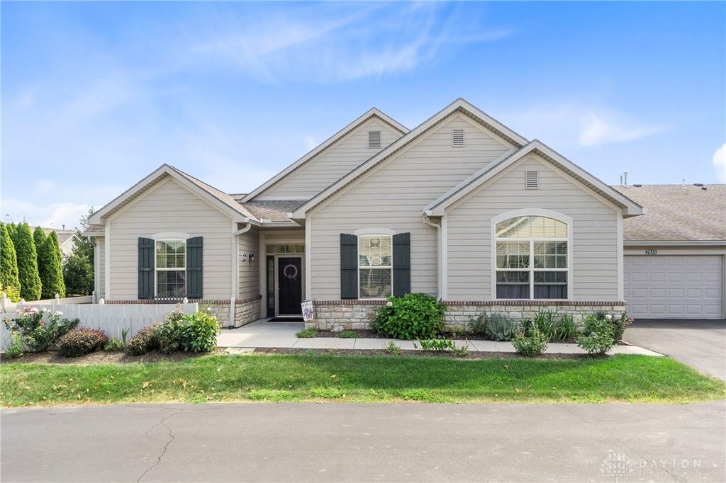 7035 Creekside Circle, Fairborn, OH 45324
