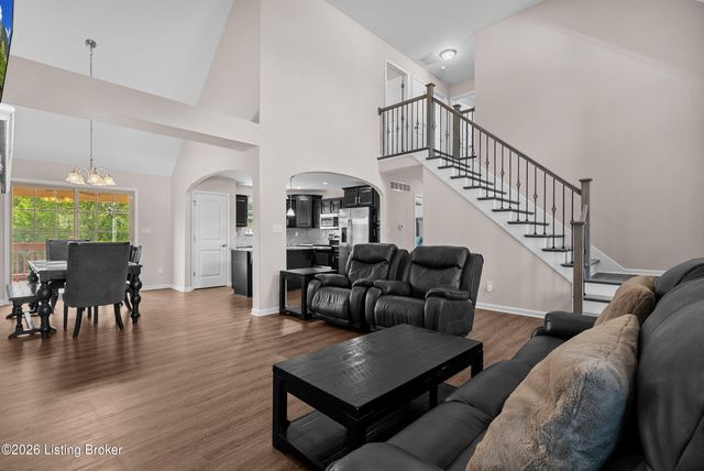 6503 Fernhill Ct, Louisville, KY 40291