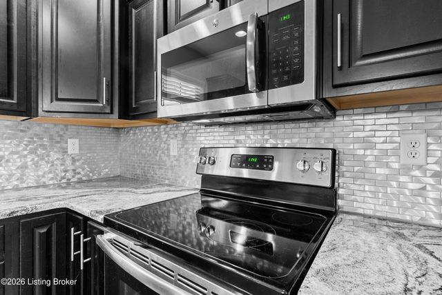 6503 Fernhill Ct, Louisville, KY 40291