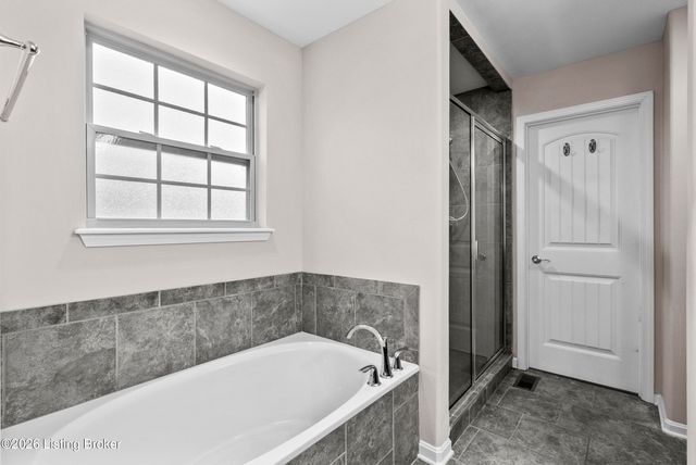 6503 Fernhill Ct, Louisville, KY 40291
