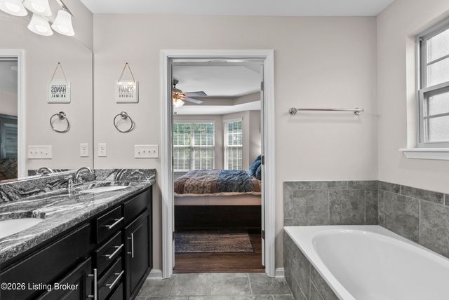 6503 Fernhill Ct, Louisville, KY 40291