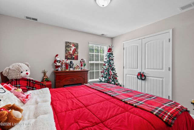 6503 Fernhill Ct, Louisville, KY 40291