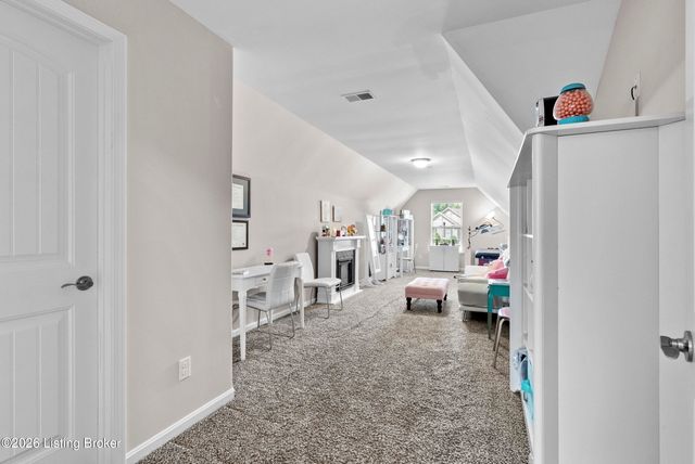 6503 Fernhill Ct, Louisville, KY 40291