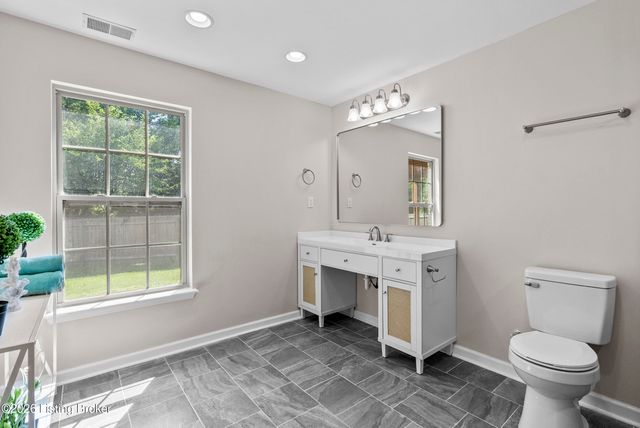 6503 Fernhill Ct, Louisville, KY 40291