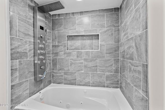 6503 Fernhill Ct, Louisville, KY 40291