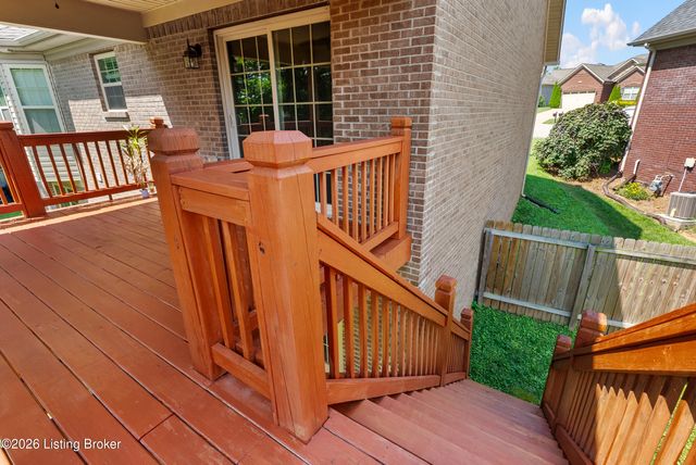 6503 Fernhill Ct, Louisville, KY 40291