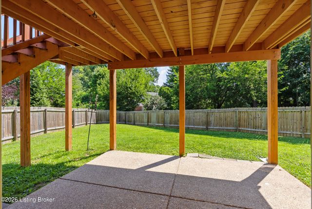 6503 Fernhill Ct, Louisville, KY 40291
