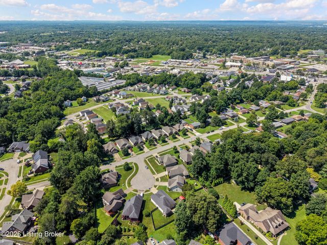 6503 Fernhill Ct, Louisville, KY 40291