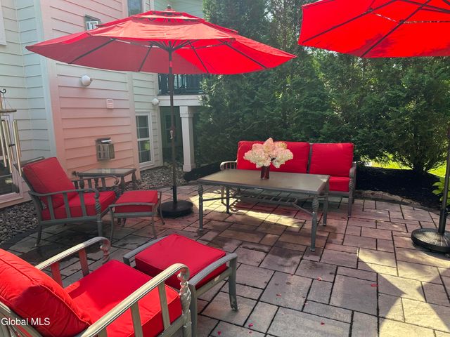 40 Cambridge Way, Colonie, NY 12047