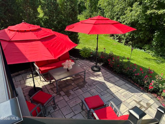40 Cambridge Way, Colonie, NY 12047
