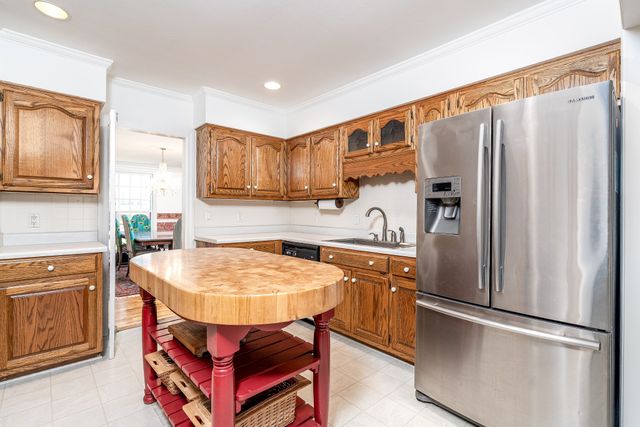 1037 Rolling Fields Cir, Columbia, TN 38401