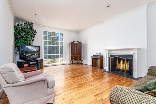 1037 Rolling Fields Cir, Columbia, TN 38401