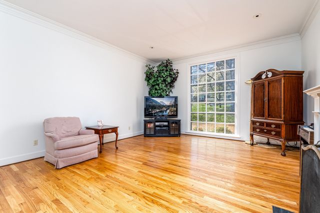 1037 Rolling Fields Cir, Columbia, TN 38401