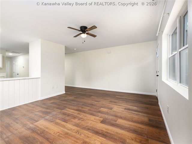 156 6th Street, Dunbar, WV 25064