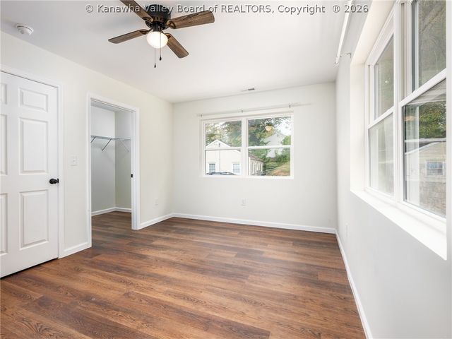 156 6th Street, Dunbar, WV 25064