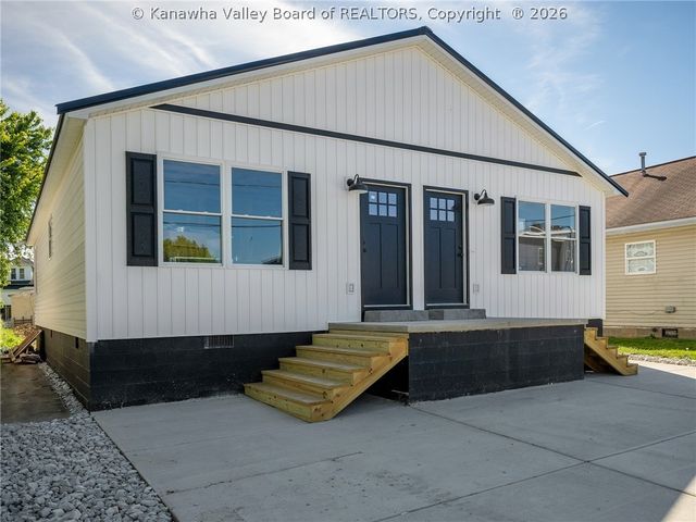 156 6th Street, Dunbar, WV 25064