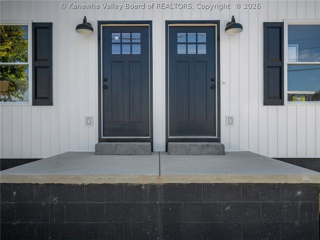 156 6th Street, Dunbar, WV 25064
