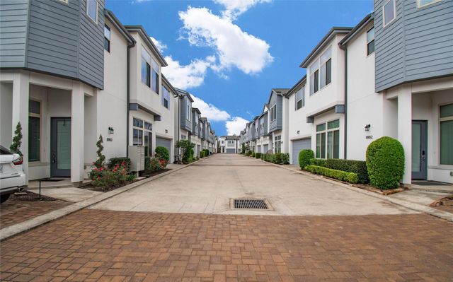 8930 Spring Knoll Forest Drive, Houston, TX 77080