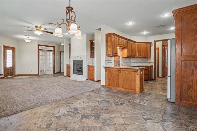 2408 SW 54th St, Lawton, OK 73505