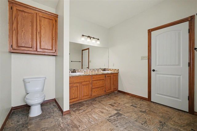 2408 SW 54th St, Lawton, OK 73505