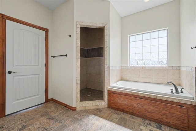 2408 SW 54th St, Lawton, OK 73505