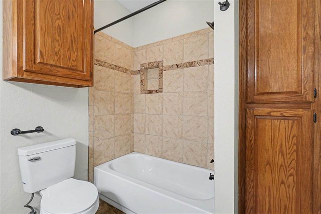 2408 SW 54th St, Lawton, OK 73505