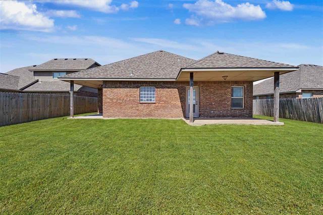 2408 SW 54th St, Lawton, OK 73505