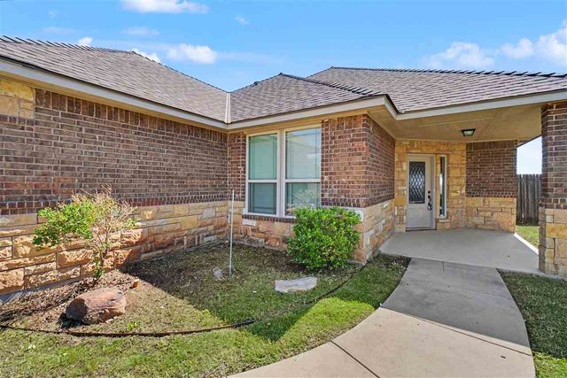 2408 SW 54th St, Lawton, OK 73505